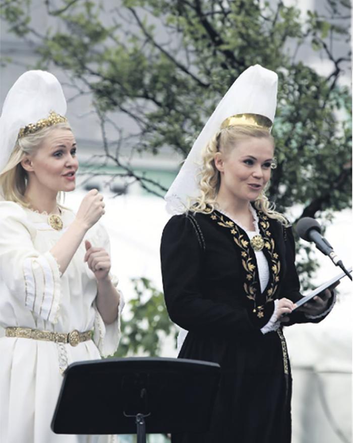 Fjallkonur 2006, Elsa G. Björnsdóttir og Tinna Hrafnsdóttir