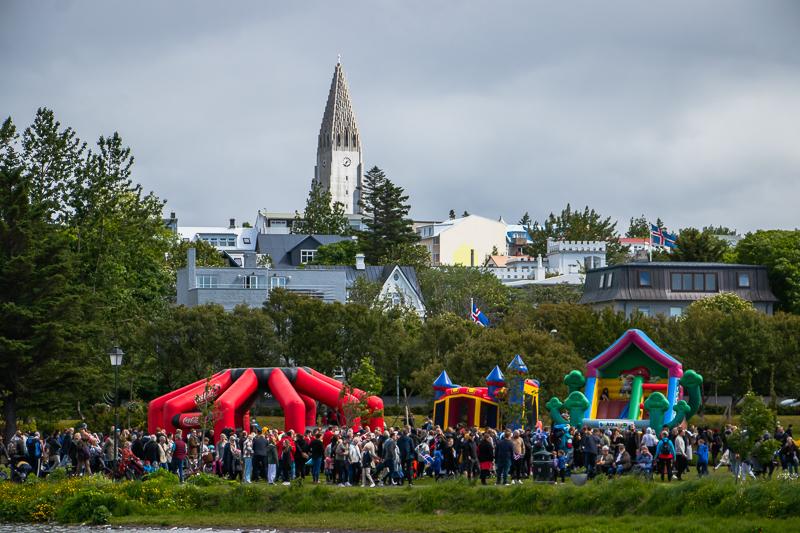 Public life in Hljómskálagarður