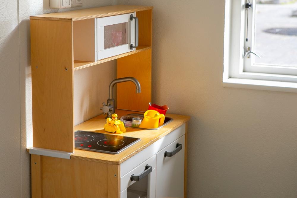 Play kitchen inside at Grandaborg.