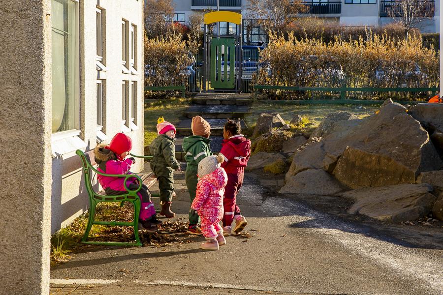 Children playing on Ártúnsskóli grounds.
