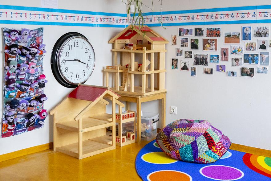 Dollhouse and play mat at Hlíðar preschool, Engihlíð