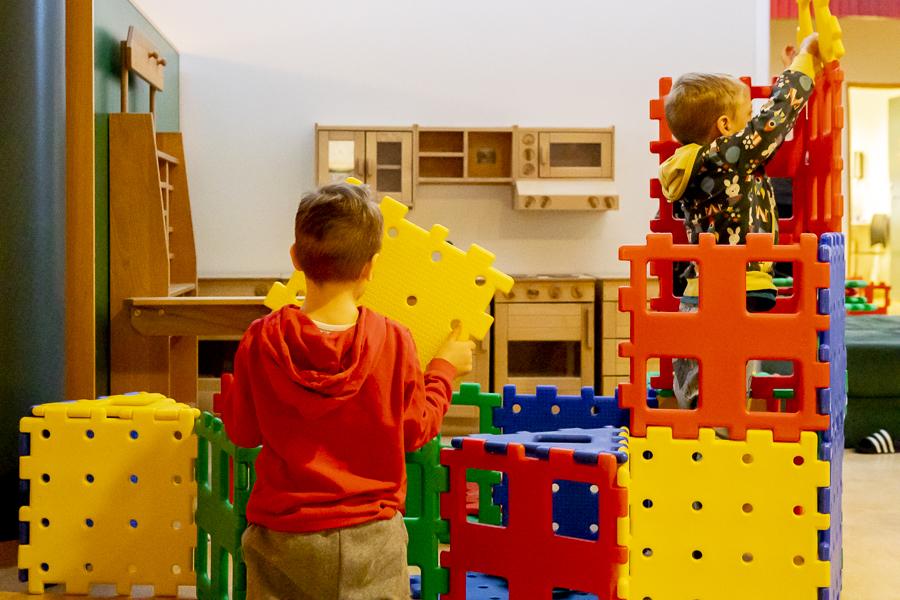 Colorful building blocks and child playing at Nes preschool