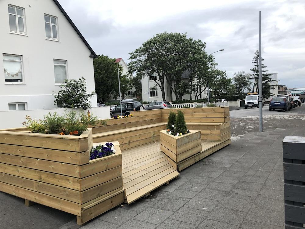 Parklet at Ægisgata.