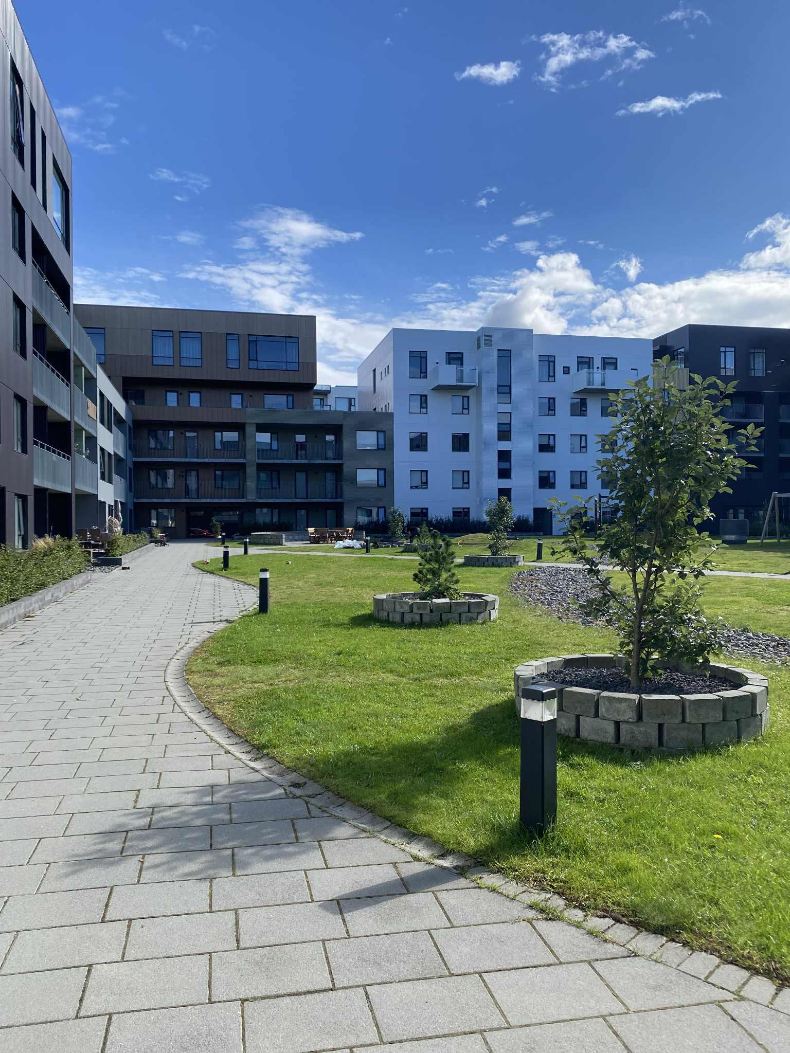 Haukahlíð 5, Smyrilshlíð 2, 4, 6, 8 and 10, Fálkahlíð 6 and Hlíðarfótur 11, 13, 15 and 17 (Multi-family lot)