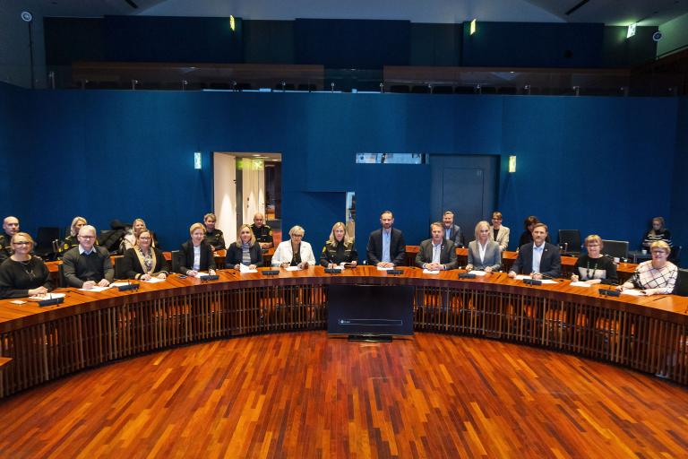 Samstarfsyfirlýsing vegna barna í viðkvæmri stöðu undirrituð í borgarstjórnarsalnum.