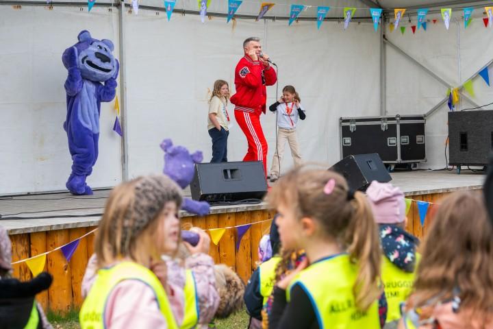 Páll Óskar steig á svið og flutti lagið Eitt af blómunum sem fjallar einmitt um það að uppræta einelti á öllum stigum lífsins.