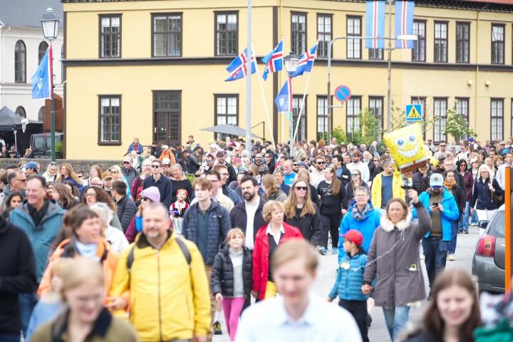 Crowds gathered in the city center for the procession. Locations throughout the city are offering entertainment events.