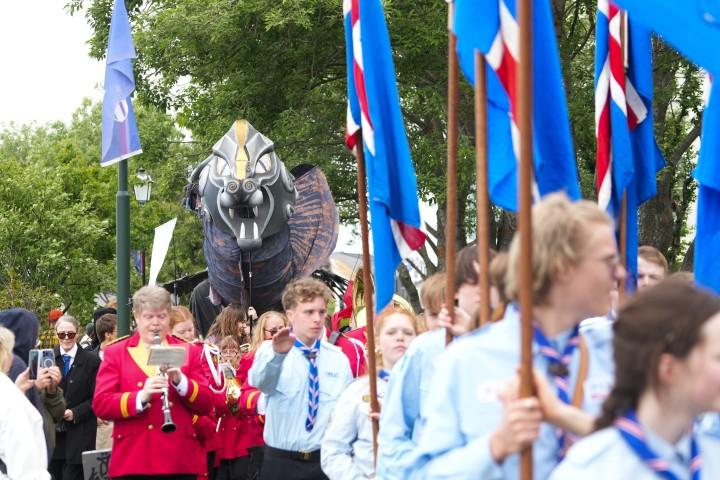 The procession drew a large crowd, and surprise guests made a memorable appearance.