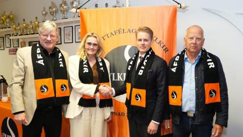 Björn Gíslason, chair of Fylkir; Heiða Björg Hilmisdóttir, mayor; Pétur Freyr Pétursson, executive director of Íþaka Real Estate; and Pétur Guðmundsson, owner of Íþaka.