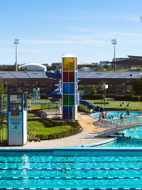 Overview of outdoor facilities at Laugardalslaug Pool Pool